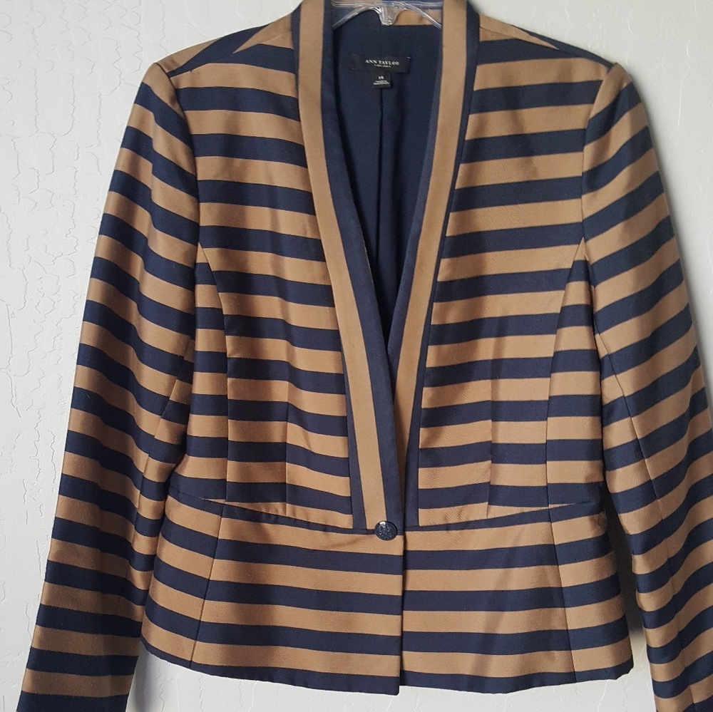 Eye catching Ann Taylor blazer